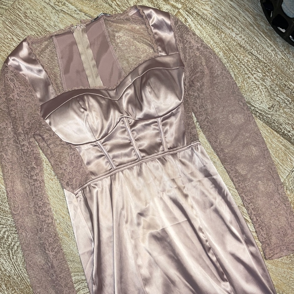 Fashion Nova small champagne color lace - Picture 2 of 3